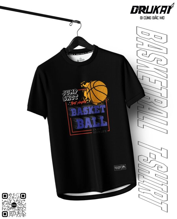 Áo Thun Bóng Rổ Màu Đen – Thiết Kế Nổi Bật Với Chữ Basketball Xanh Dương