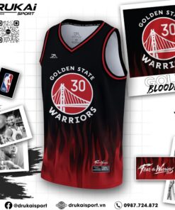 Áo Bóng Rổ Golden State Warriors Đen Họa Tiết Lửa Đỏ – Phiên Bản Training Mạnh Mẽ